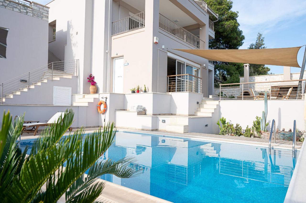 Kalavria Luxury Suites, Afroditi Suite With Magnificent Sea View And Private Swimming Pool. Πόρος Εξωτερικό φωτογραφία