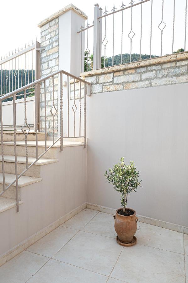 Kalavria Luxury Suites, Afroditi Suite With Magnificent Sea View And Private Swimming Pool. Πόρος Εξωτερικό φωτογραφία